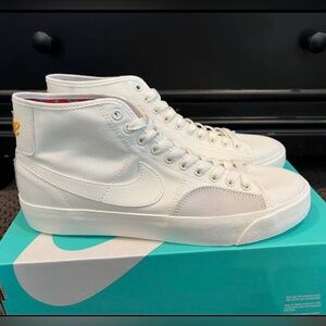 NIKE SB BLZR COURT MID PRM High-Top Men's Sneakers size 9.5